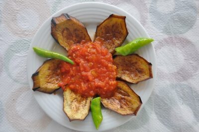 Soslu Patlıcan / Fried Eggplant with Tomato Sauce
